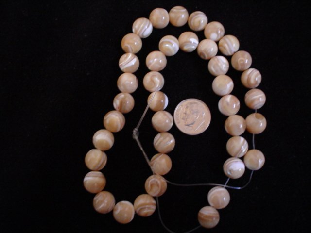 Mother of Pearl Round beads beige 10 mm 16 inch strand