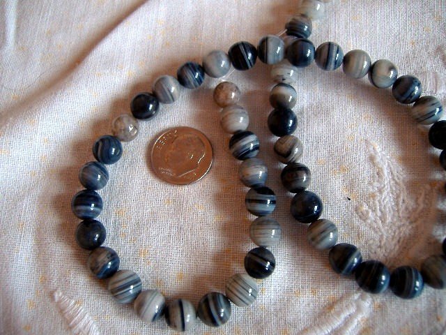 Gemstone stone beads Gray striped agate 8mm round 15 inch strand.