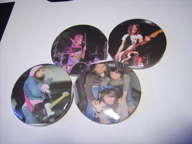 alyssa barlow button