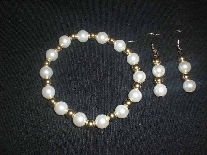 Faux pearl and gold plated bead stretch bracelet and earring set
