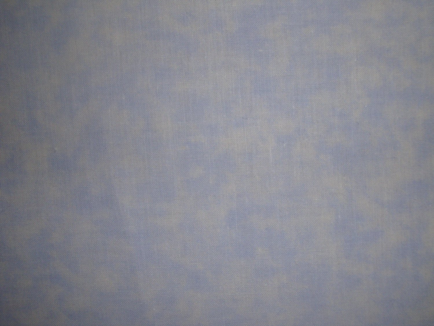 F8 Santee Blender Mottled Light Baby Blue Cotton Quilt Fabric Fat Eighth F8th
