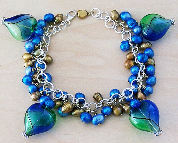 Glass Heart Charm Bracelet - FREE SHIPPING!