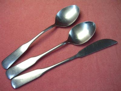 TOWLE BETSY ROSS TWS63 TWS 63 2 TEASPOONS & SPREADER SUPREME CUTLERY STAINLESS FLATWARE SILVERWARE