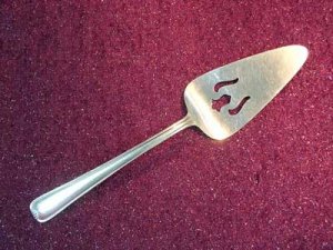 INTERNATIONAL SILCO INS107 INS 107 DESSERT SERVER STAINLESS FLATWARE SILVERWARE