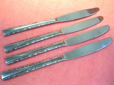 REED & BARTON RDS 47 RDS47 4 PLACE KNIVES REBACRAFT STAINLESS FLATWARE SILVERWARE