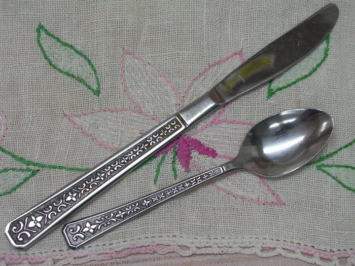 INTERPUR FLORENZ 4 PETAL TEASPOON & PLACE KNIFE STAINLESS FLATWARE SILVERWARE