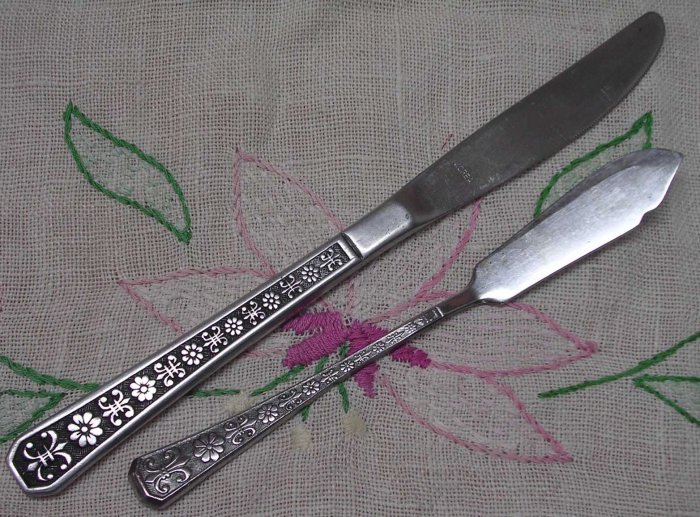 INTERPUR FLORENZ 8 PETAL SPREADER & PLACE KNIFE STAINLESS FLATWARE SILVERWARE
