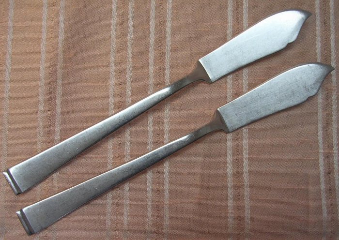 TEMPO 2 SPREADERS STAINLESS JAPAN FLATWARE SILVERWARE