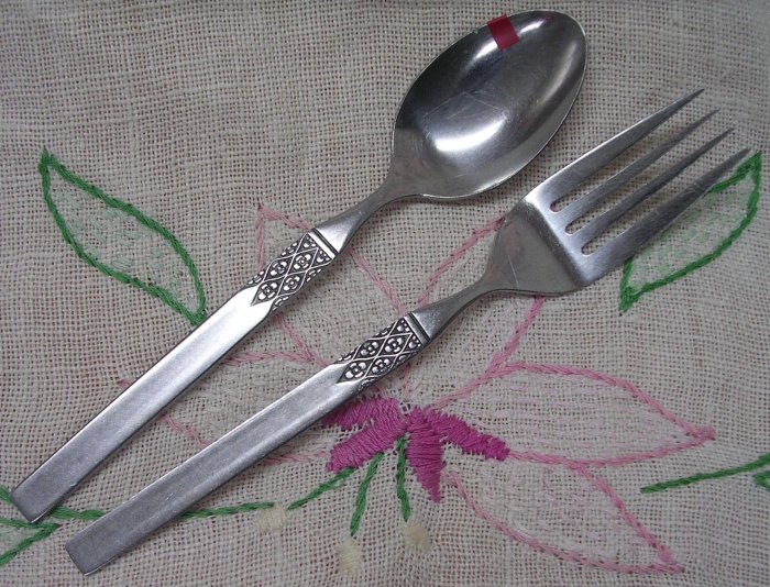 IMPERIAL SORCERY STAINLESS TEASPOON & SALAD FORK FLATWARE SILVERWARE