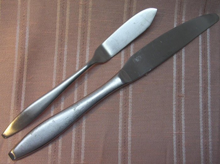 ONEIDA OHS 303 OHS303 SPREADER & KNIFE STAINLESS 18/10 FLATWARE SILVERWARE