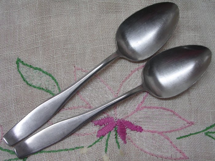 STANLEY ROBERTS SRI PILGRIM 2 PLACE SPOONS STAINLESS FLATWARE SILVERWARE
