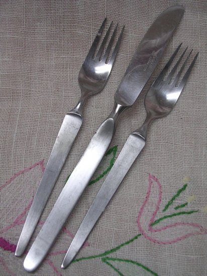 STANLEY ROBERTS SRI SIENNA PLACE KNIFE &2 SALAD FORKS STAINLESS FLATWARE SILVERWARE