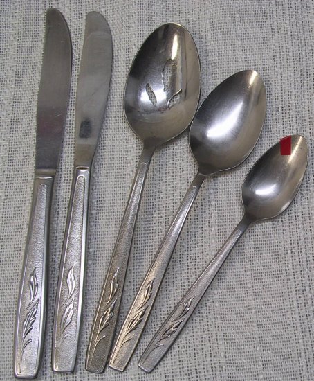 ONEIDA AUTUMN MEMORY SERVING PLACE TEA SPOONS &2 KNIVES CUSTOM STAINLESS FLATWARE SILVERWARE