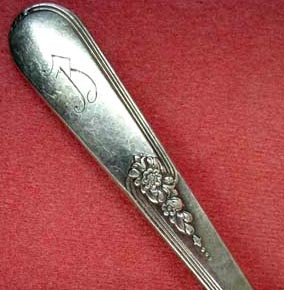 HOLMES & EDWARDS YOUTH SALAD FORK 1940 "B" mono FLATWARE SILVERWARE SILVERPLATE