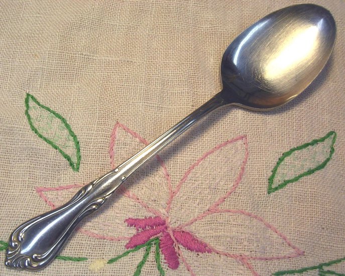 ONEIDA LTD WM A ROGERS SUTTON PLACE SOLID SERVING SPOON STAINLESS FLATWARE SILVERWARE