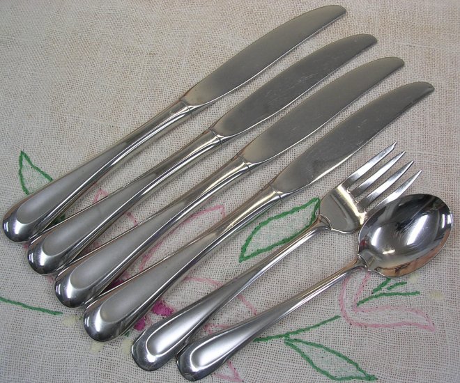 ONEIDA SAND DUNE SATIN SUGAR, SALAD &4 KNIVES STAINLESS FLATWARE SILVERWARE