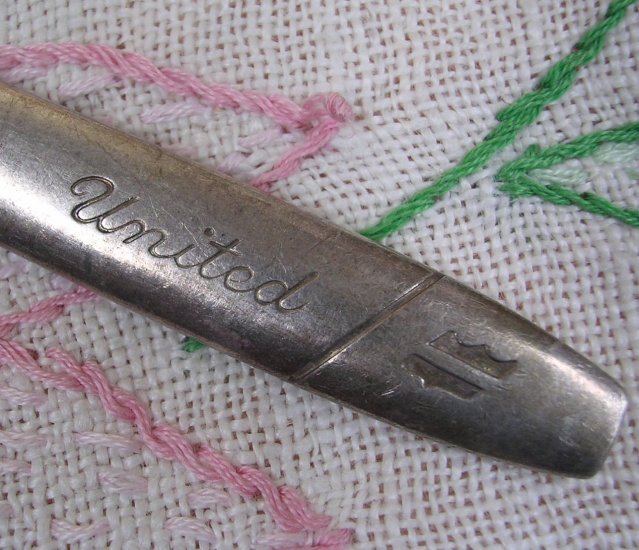 UNITED AIRLINES KNIFE AVIATION SILVERPLATE FLATWARE SILVERWARE