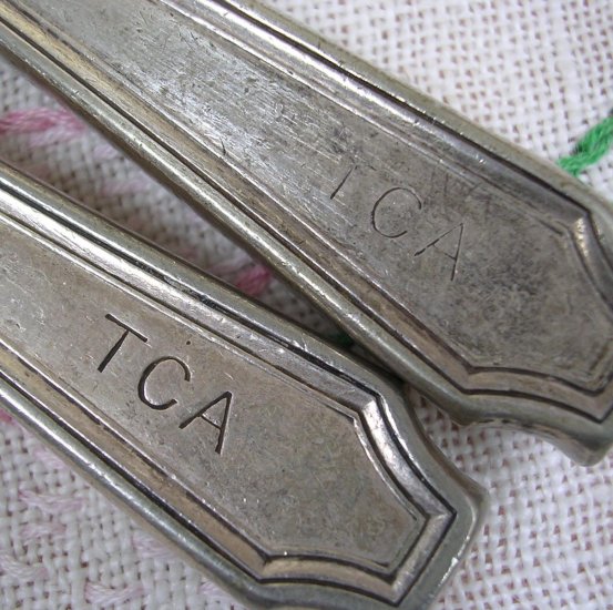 TCA 2 KNIVES AVIATION SILVERPLATE FLATWARE SILVERWARE