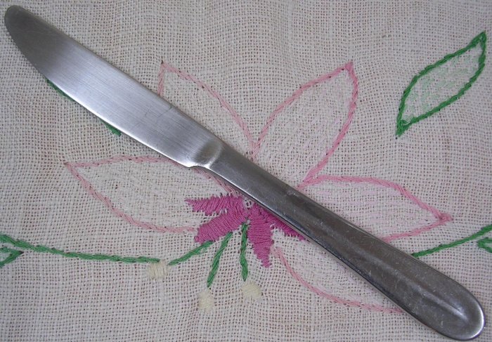 BRITISH AIRWAYS KNIFE AVIATION STAINLESS FLATWARE SILVERWARE