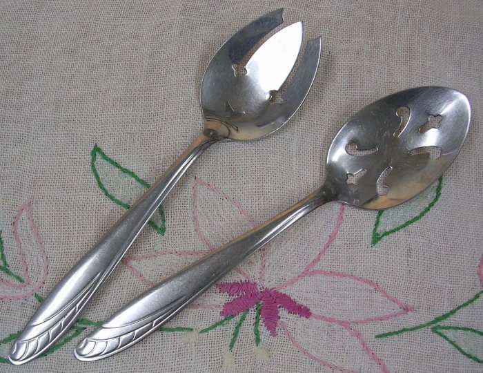 MAJESCO MJS 3 MJS3 2 SERVERS STAINLESS FLATWARE SILVERWARE