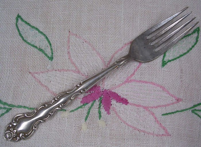 ONEIDA COMMUNITY BEETHOVEN PLACE FORK 1971 FLATWARE SILVERWARE SILVERPLATE
