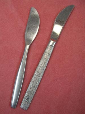 AMERICAN & MEXICANA AIRLINES 2 KNIVES AVIATION STAINLESS FLATWARE SILVERWARE