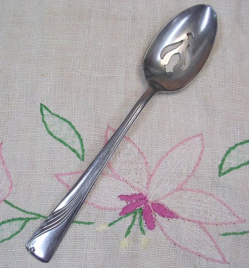 INTERNATIONAL INS 53 INS53 PIERCED SERVING SPOON SILCO STAINLESS FLATWARE SILVERWARE