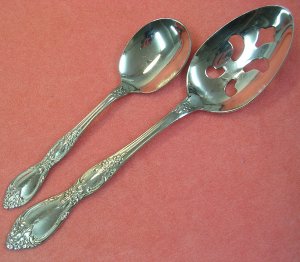 ONEIDA WM ROGERS HUNTINGTON ENGLISH GARDEN KINGS & QUEENS 2 HOSTESS STAINLESS FLATWARE SILVERWARE