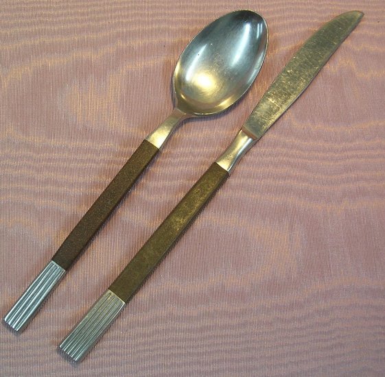 EPIC FORGED STAINLESS JAPAN WOOD HANDLE unknown pattern 2pc FLATWARE SILVERWARE