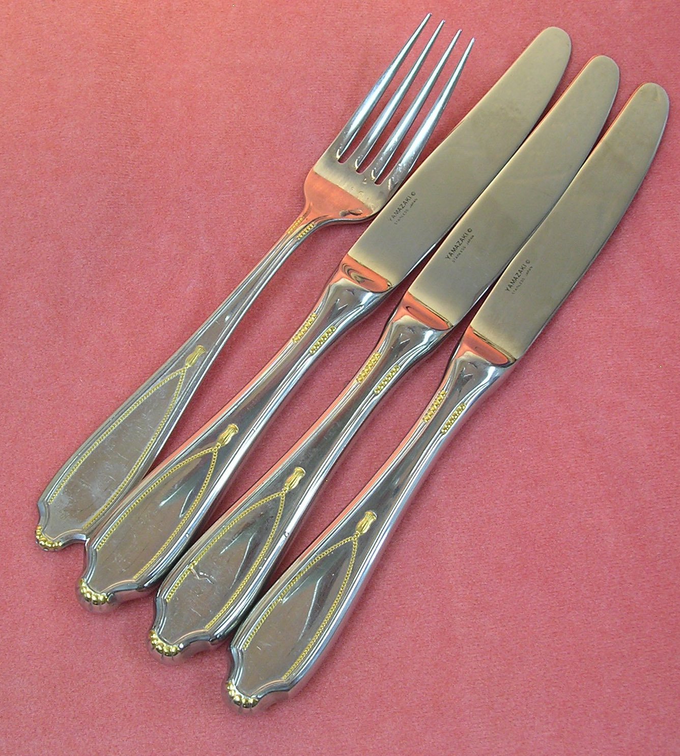 YAMAZAKI VICTORIA GOLD FORK &3 KNIVES STAINLESS FLATWARE SILVERWARE