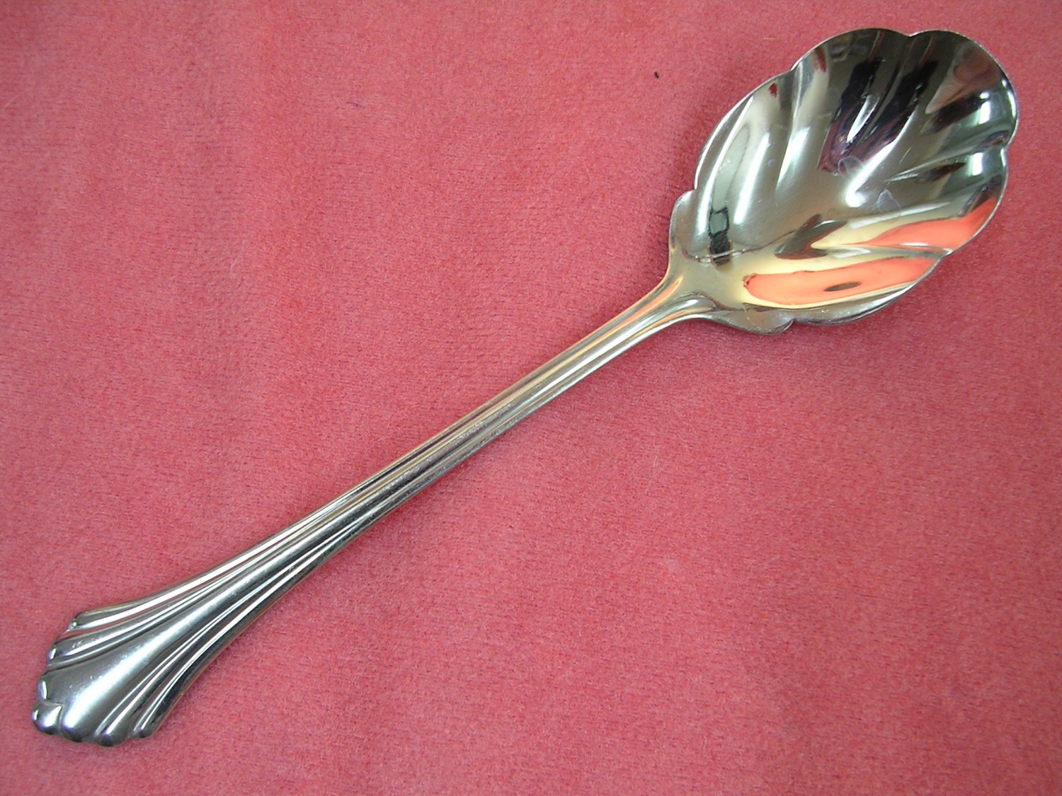 ONEIDA BANCROFT or FORTUNE SUGAR SHELL STAINLESS FLATWARE SILVERWARE