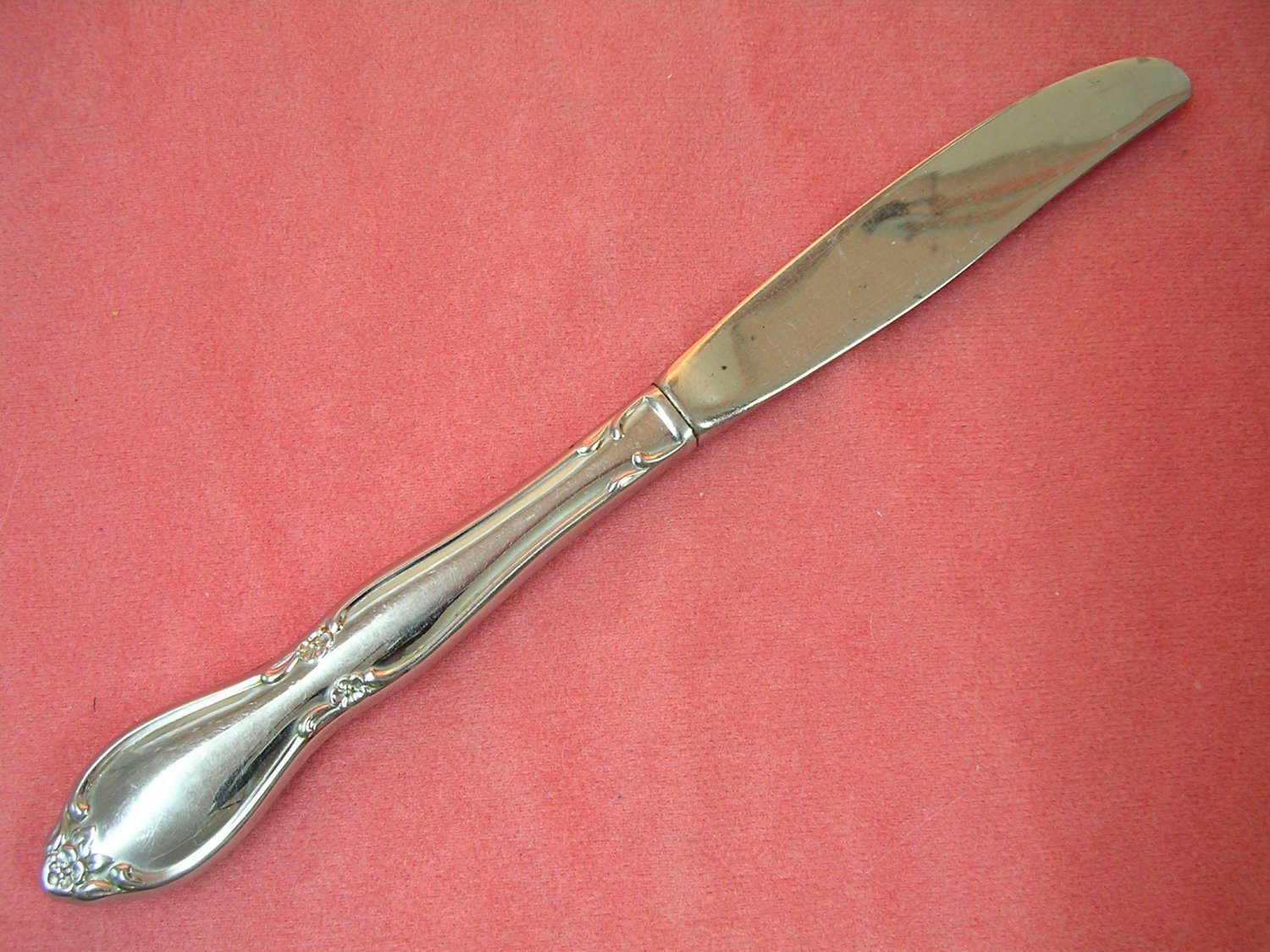 ONEIDA CHATELAINE PLACE KNIFE COMMUNITY STAINLESS FLATWARE SILVERWARE