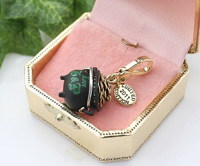 Juicy Couture 2011 Limited Edition Pot of Gold Charm