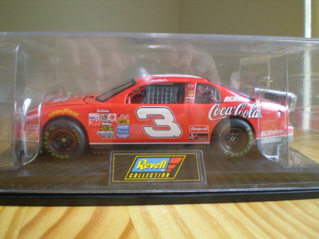 Dale Earnhardt Sr. 1:24 Scale Die Cast Replica 1998 Coke Chevrolet Monte Carlo