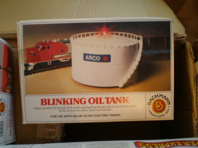 Bachman HO Blinking Oil Tank 46212
