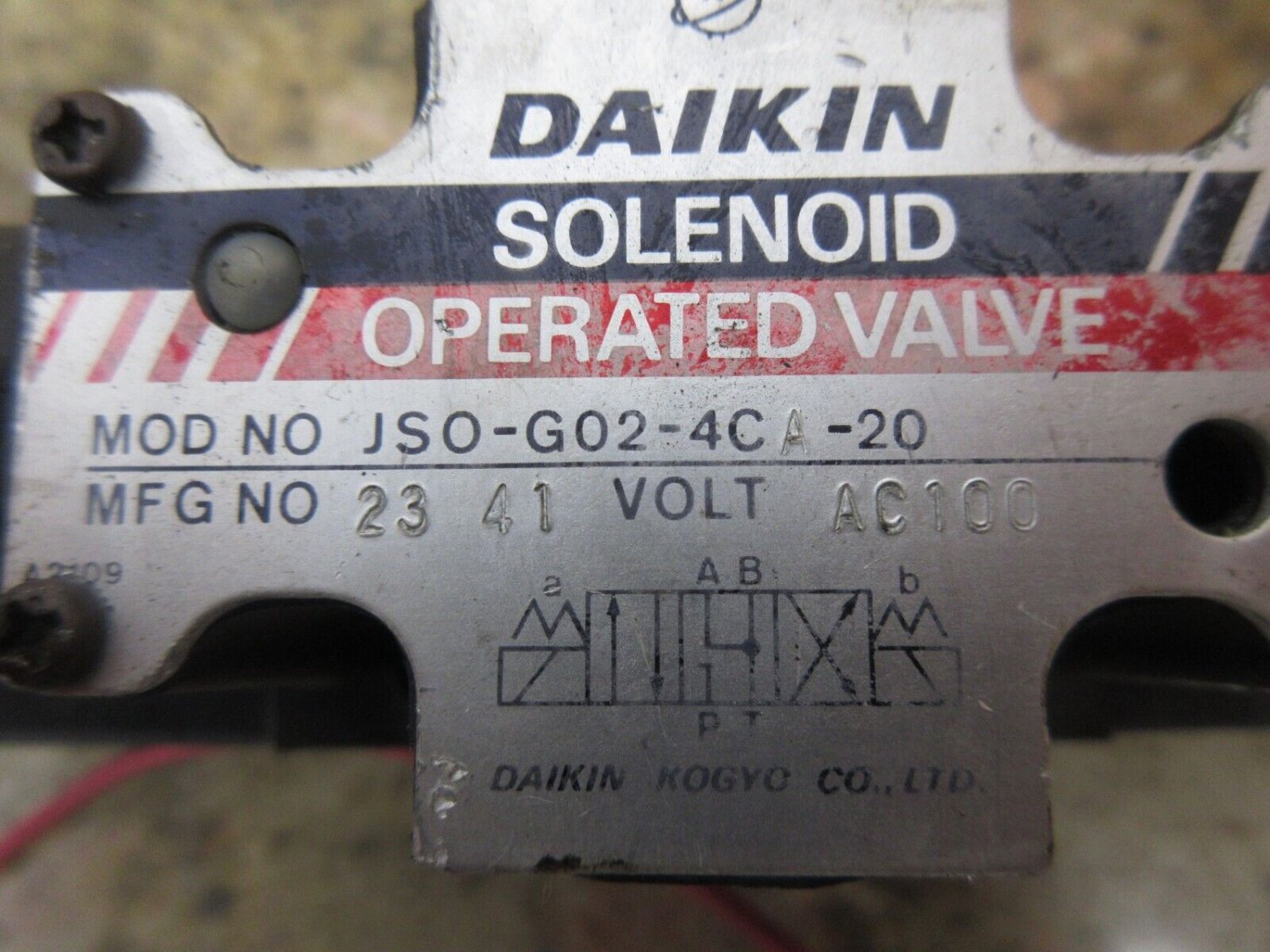 DAIKIN SOLENOID VALVE JSO G02 4CA 20 MFG 23 41 AC100V MATSUURA MC 600V CNC