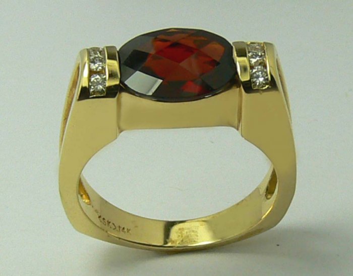 INCREDIBLE GARNET & DIAMOND RING 1CT
