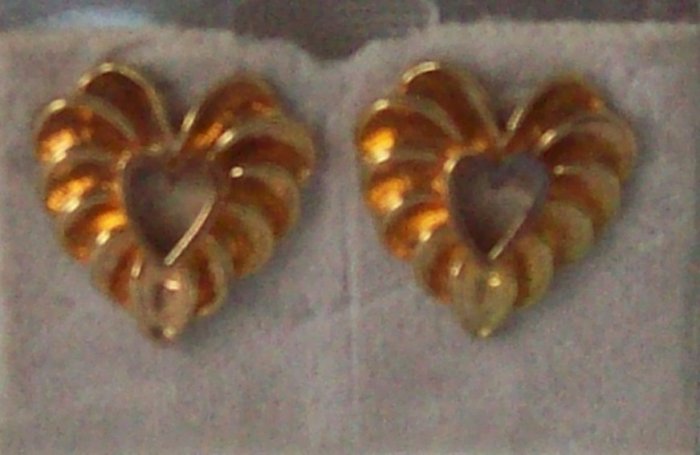 Jewelry, Hypo-allergenic gold Pierced Earrings, Nickel free, heart shaped**