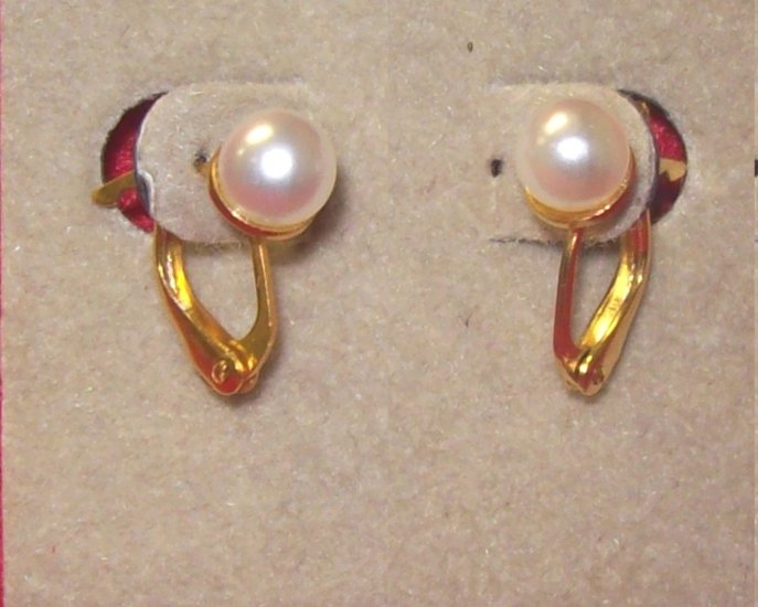 Jewelry, 1 Pr pearl earrings w/ surgical steel post, white and gold tone