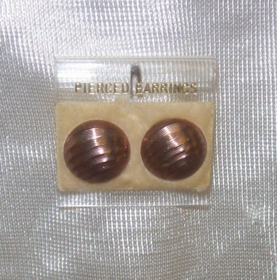 Fashion Jewelry, Costume Jewelry, a pair of bronze tone button earrings w/ grooves