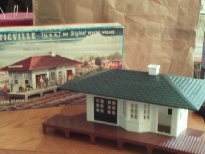 Plasticville Suburban Station #1706