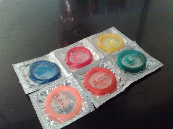 CM006 Condom