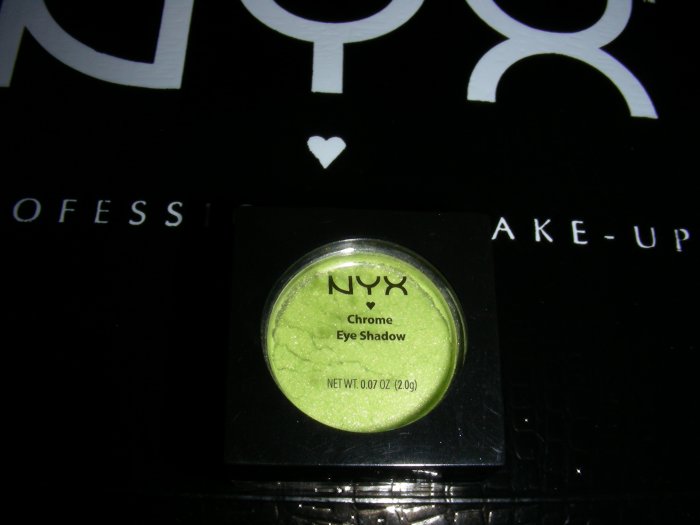 NYX CHROME EYESHADOW - KEYLIME