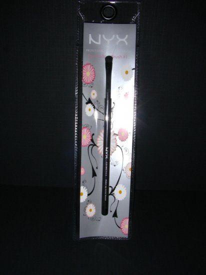 NYX MAKE-UP BRUSHES - EYE SHADOW BRUSH #1