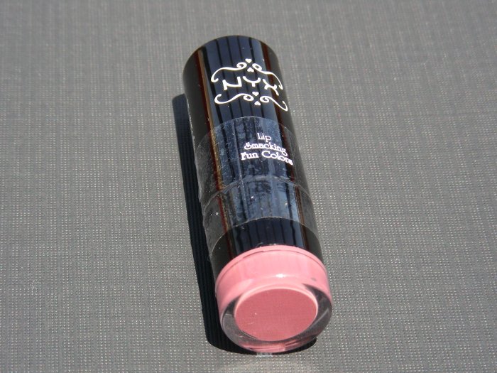 NYX ROUND LIPSTICK - LALA