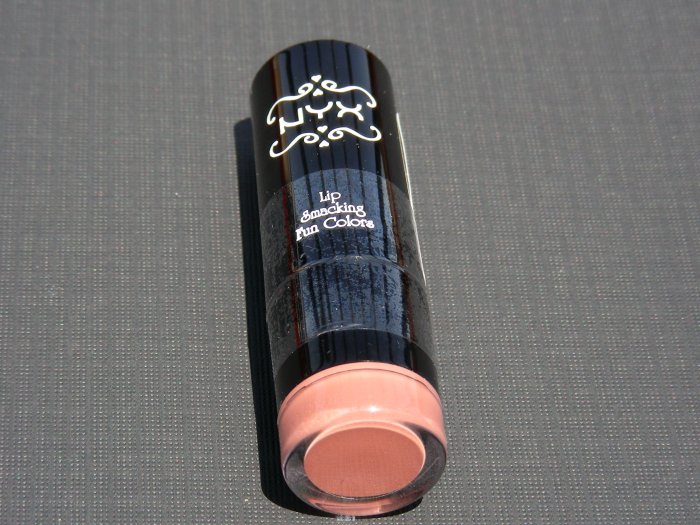 NYX ROUND LIPSTICK - PERFECT