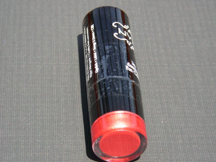 NYX ROUND LIPSTICK - TWIST