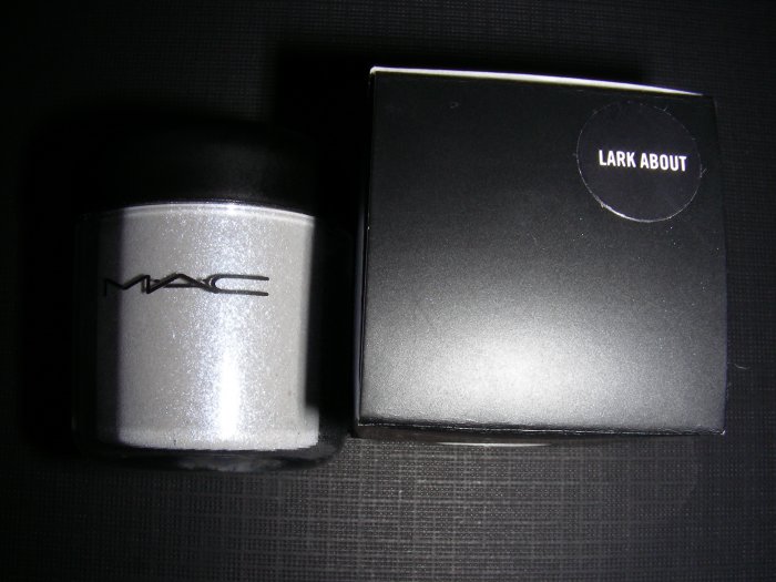 MAC LARK ABOUT LIMITED EDITION - PIGMENT SAMPLE