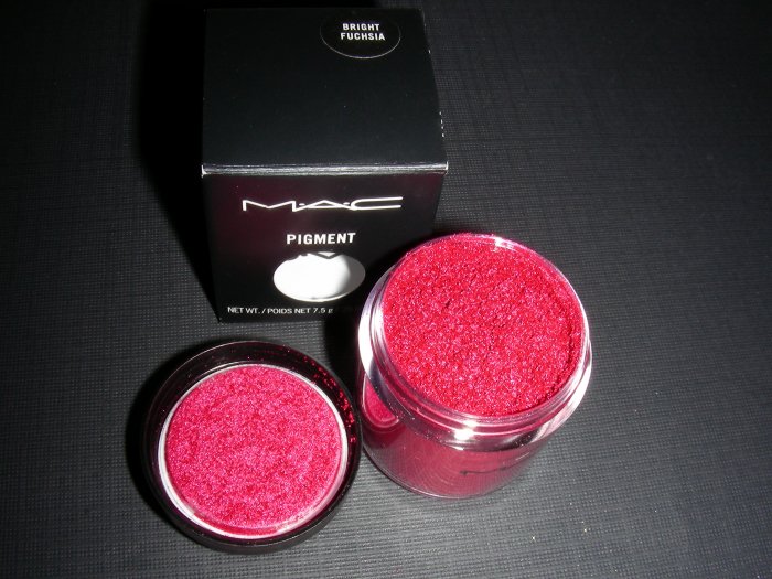 MAC BRIGHT FUCHSIA PRO - PIGMENT SAMPLE