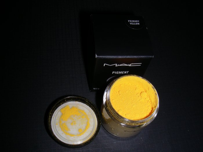 MAC PRIMARY YELLOW PRO - PIGMENT SAMPLE